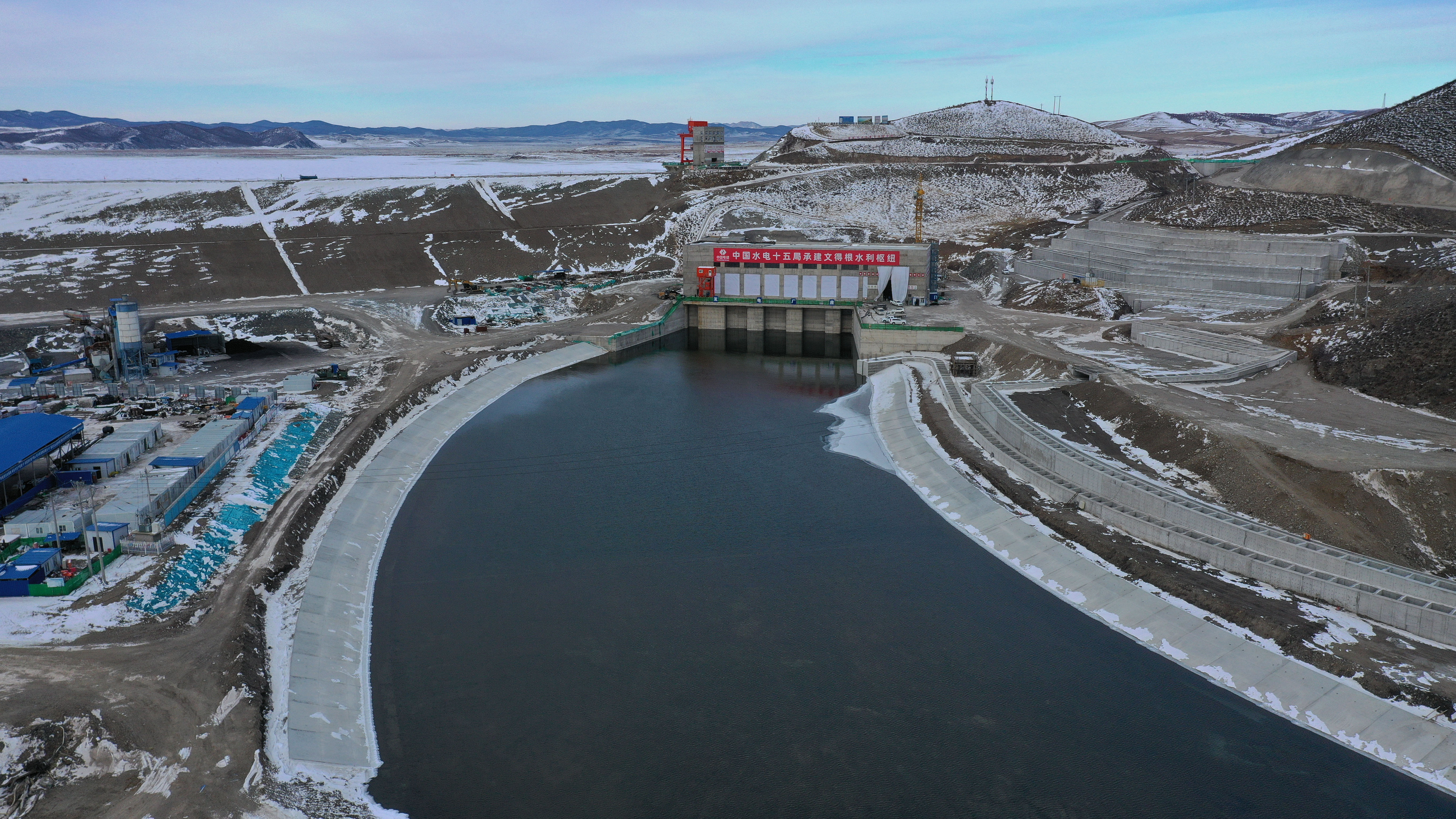 文得根水利樞紐發(fā)電廠房及魚道.jpg